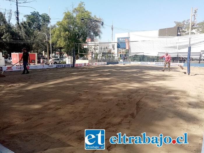 La cancha de arena ya está habilitada en la Plaza Cívica.