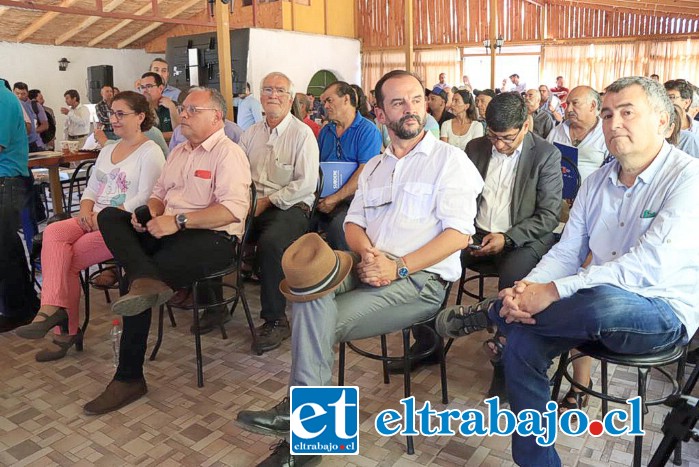 Más de cien asistentes tuvo el lanzamiento del ‘Estudio Regional Dimensionamiento de Sistemas Fotovoltaicos para Sistema de Agua Potable Rural (APR) de la Región de Valparaíso’, realizado este martes en Catemu.