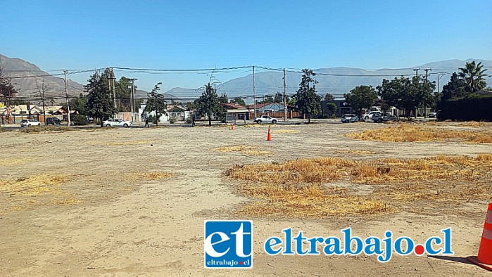 Este es el terreno en el cual desde el año 2004 (casi 20 años) se viene construyendo la Biblioteca Municipal, proyecto que finalmente fue aprobado en 2021, pero hasta hoy es sólo un sueño.