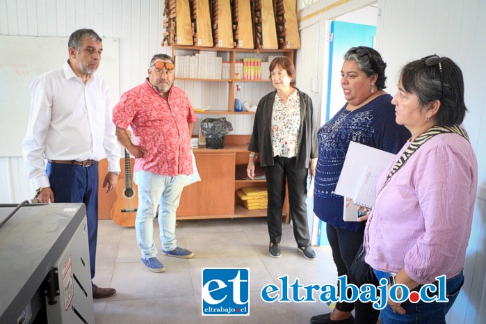 Autoridades encabezadas por la alcaldesa recorrieron las instalaciones de la Escuela ‘Mateo Cokljat’, establecimiento favorecido con una millonaria inversión.