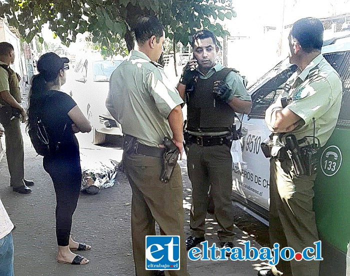 Carabineros en el lugar del deceso, a unos cuantos metros del puente de la Hacienda de Quilpué.