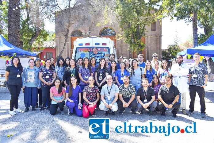 Equipo del Cesfam Putaendo en la Feria de la Salud Municipal.