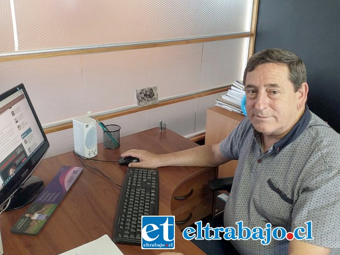 El profesor de la UPLA y escritor y columnista de Diario El Trabajo, Gastón Gaete.