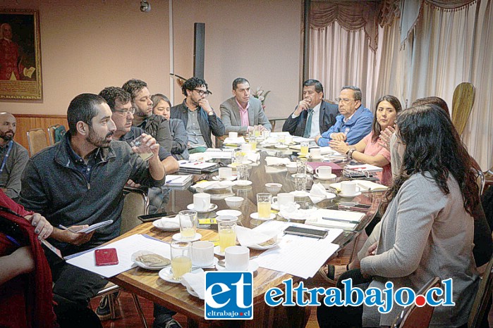 Alcaldes de la provincia se reunieron con la representante de la Subdere, con quien se abrió la posibilidad de realizar un para construir Centro de Reciclaje provincial.