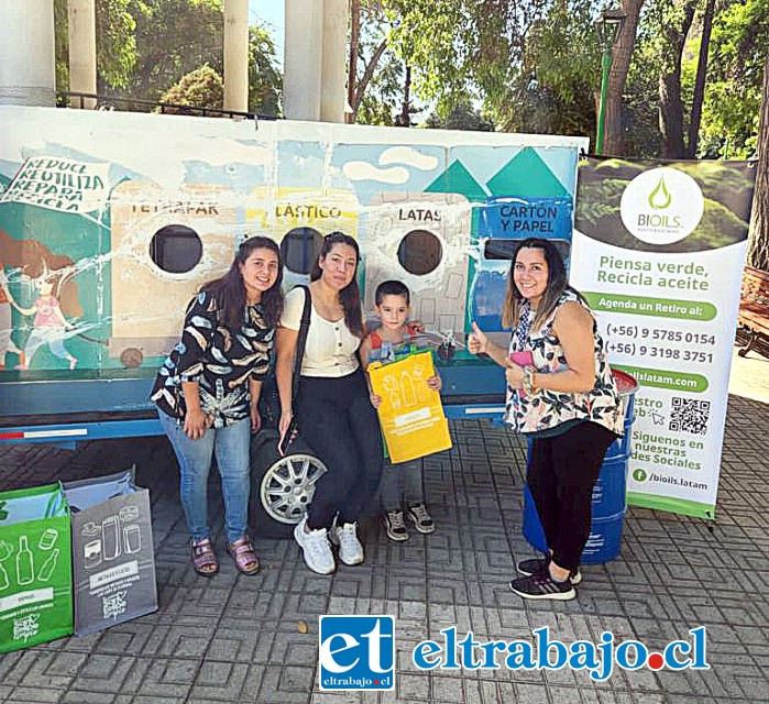 Los más pequeños aprendiendo a reciclar y tomando conciencia de la importancia que tiene para la vida en el planeta.