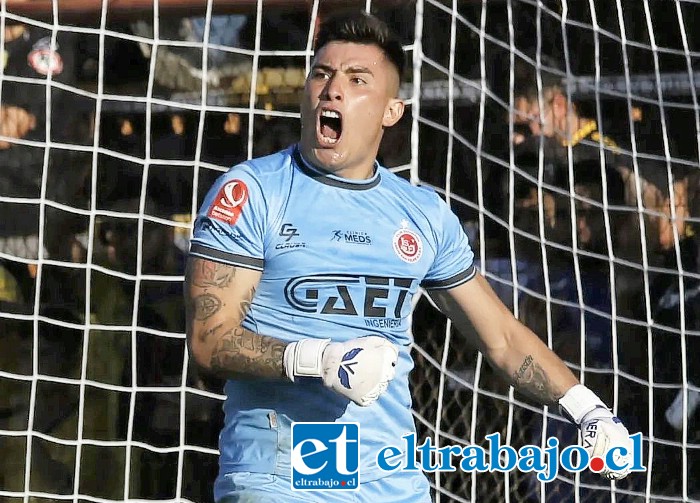 La actuación de Andrés Fernández fue fundamental para que Unión San Felipe siguiera en carrera en la Copa Chile. (Foto: Jaime Gómez Corales)