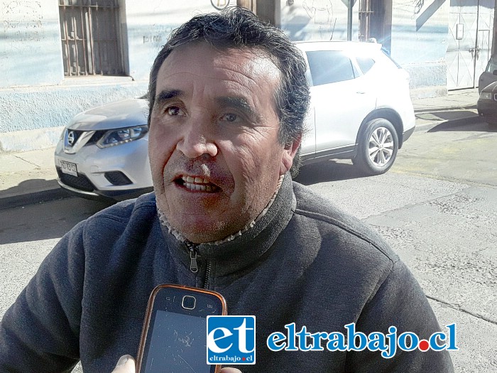 Juan Carlos, operado en febrero, ya anda en su bicicleta y aprovechó de conversar con nuestro medio.