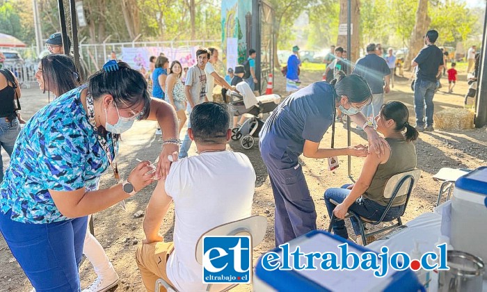 Equipos de salud municipal estarán realizando hoy un operativo en la Plaza de Armas de San Felipe. (Foto archivo).