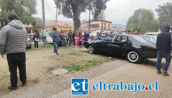 Exhibición de vehículos de época en el Centro de Artes y Oficios Almendral.