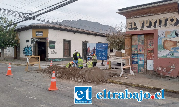 Trabajos en Navarro esquina San Martín.