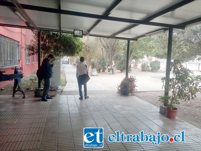 Aseguran que no hay existencia de armas blancas o de fuego al interior del liceo.