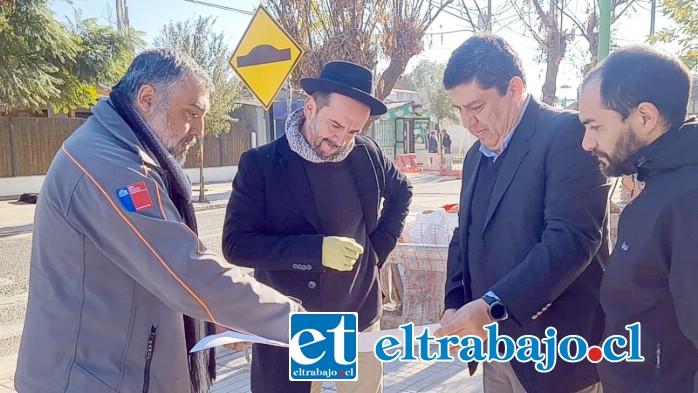 Seremi de Transportes y Telecomunicaciones, junto al alcalde Rodrigo Díaz, visitaron obras de construcción del primer semáforo para la comuna de Catemu.