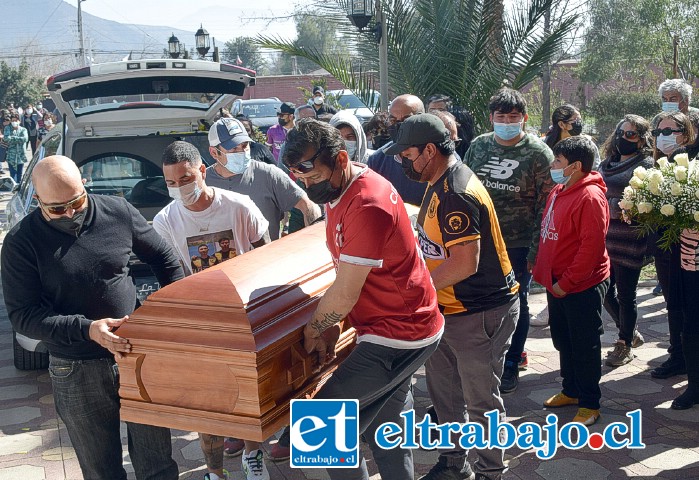 Una masiva despedida recibió ‘Rorro’ Castro por parte de amigos y compañeros de labores. Pese a los casi dos años transcurridos, su muerte continúa en el misterio.