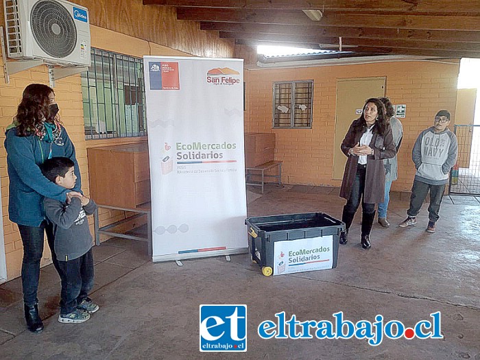 Escuela de Lenguaje ‘Aringa Poki’ se sumó al programa ‘Eco Mercado Solidario’.