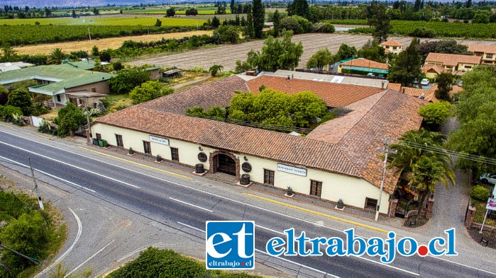 El recinto ofrece lo mejor de la gastronomía criolla, con todo el sabor de un clásico chileno que está celebrando 75 años de historia.