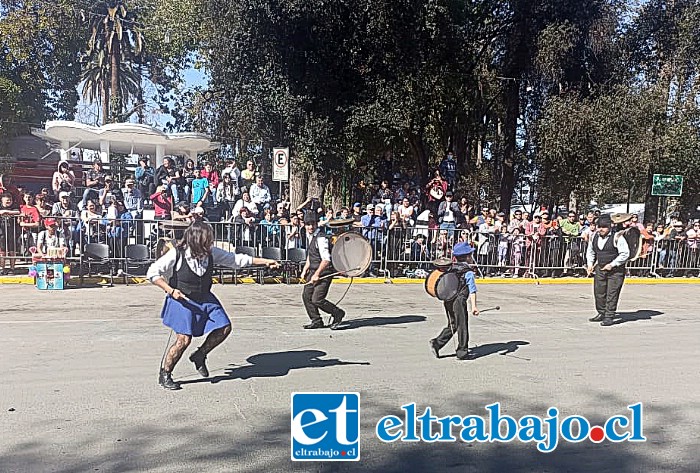 Los ‘chinchineros’ se lucieron en el desfile.