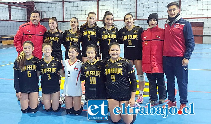 Delegación de vóleibol femenino del Liceo Bicentenario Cordillera, son las nuevas campeonas del Nacional Escolar Sub-14.