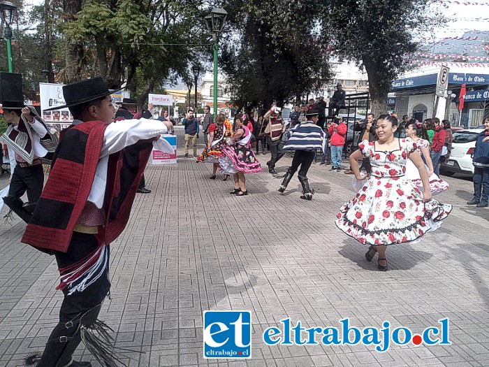 Como es tradicional, con tres pies de cueca se calentaron los motores para el fin de semana largo.