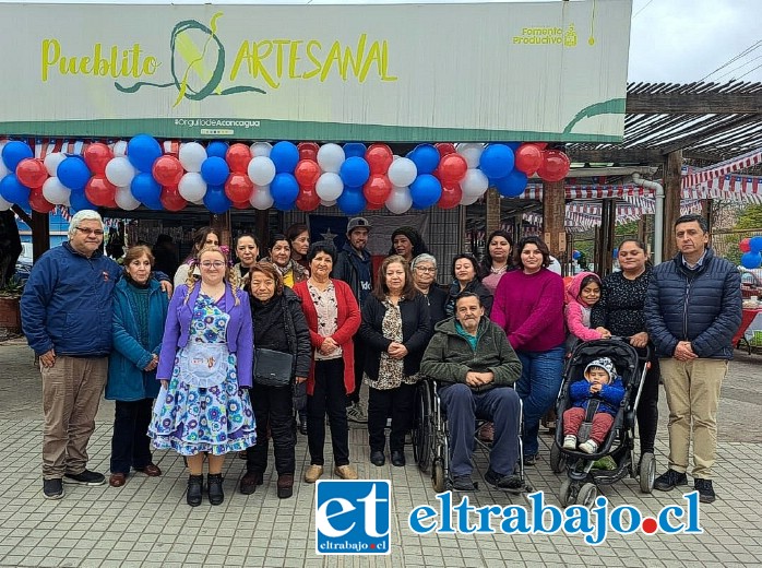 Los socios celebrando su noveno aniversario este viernes.