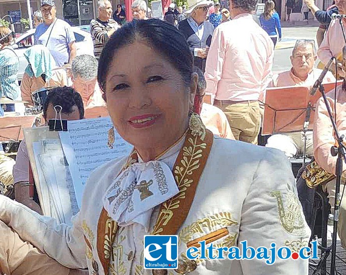 La conocida y destacada cantante local, actualmente rinde tributo a Ana Gabriel.