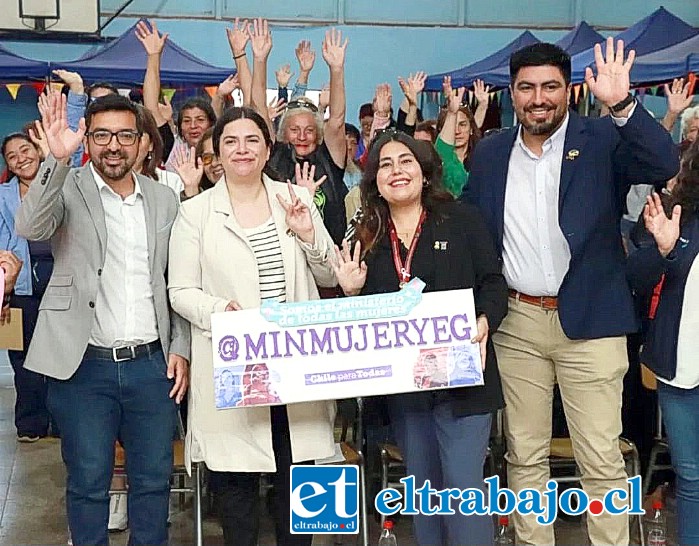 Ministra de la Mujer y Equidad de Género, Antonia Orellana, visitó la comuna de Llay Llay.