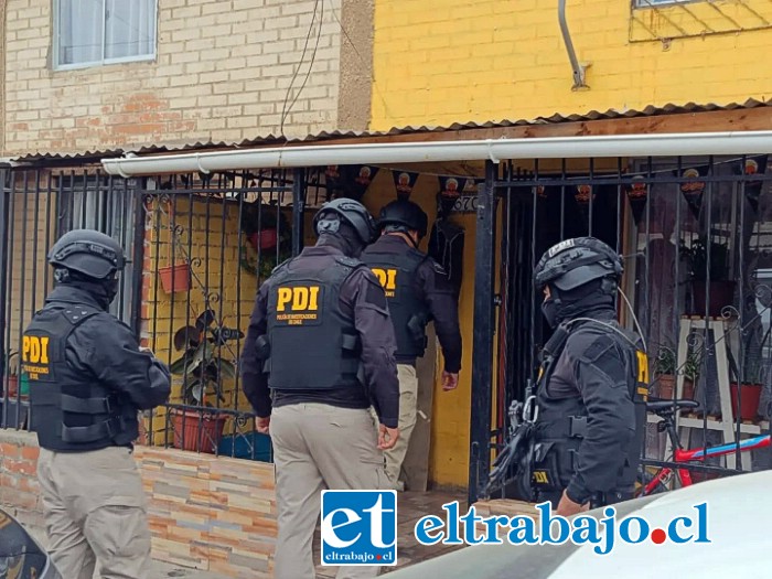 Personal de la PDI allanó siete casas en la comuna de Llay Llay.