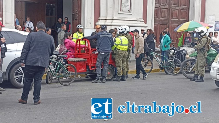 El llamado a regularizarse se dio en el contexto de los intensos operativos de fiscalización en nuestra comuna, como el de este lunes en el centro.