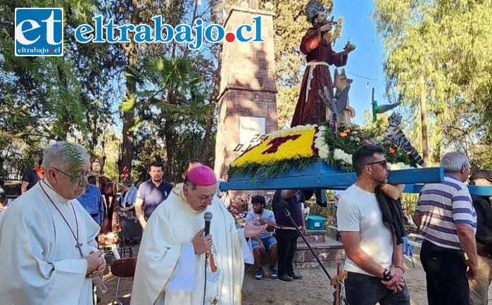 Cerca de 1.500 personas participaron de la tradicional Fiesta de San Francisco de Asís de Curimón.