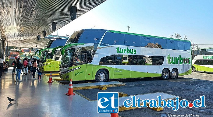 Próximamente veremos una de estas máquinas de Turbus posada en uno de los andenes del terminal de San Felipe.