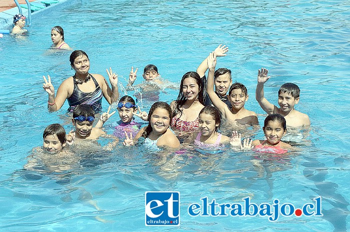 Llaman a inscribirse en los tradicionales cursos de natación en la piscina del Estadio Fiscal de San Felipe. (Archivo)