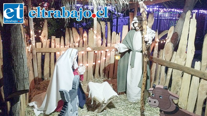 El tradicional pesebre con la imagen de la Virgen María, José y el Niño Jesús.