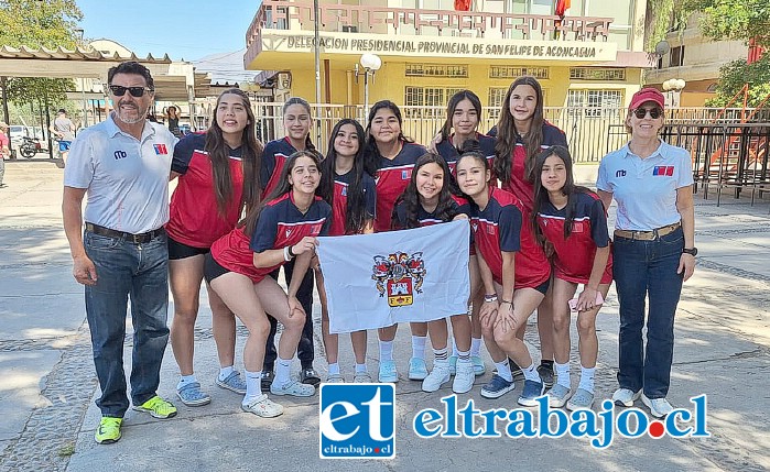 Equipo de voleibol sub 14 del Liceo Bicentenario Cordillera viajó a Santiago para disputar el sudamericano de la categoría.