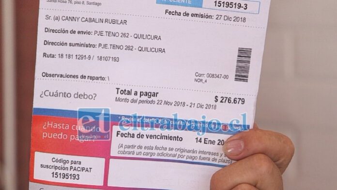 Los moradores han señalado que la persona encargada de tomar el estado de la luz pasa cada 2 ó 3 meses y que a causa de ello, han tenido que cancelar grandes sumas de dinero, llegando incluso, a repactar las cuentas. (Referencial)