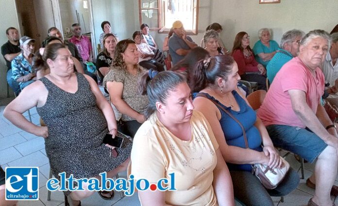 Vecinas y vecinos presentes en la reunión del día miércoles 13 de diciembre.