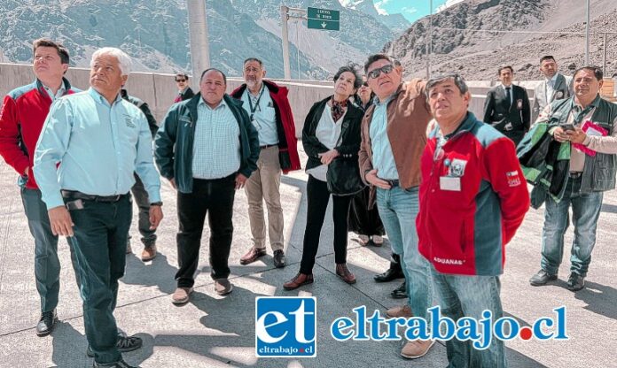 El diputado Nelson Venegas junto a la senadora Isabel Allende, visitaron el Complejo Aduanero Los Libertadores para conocer su realidad operacional.