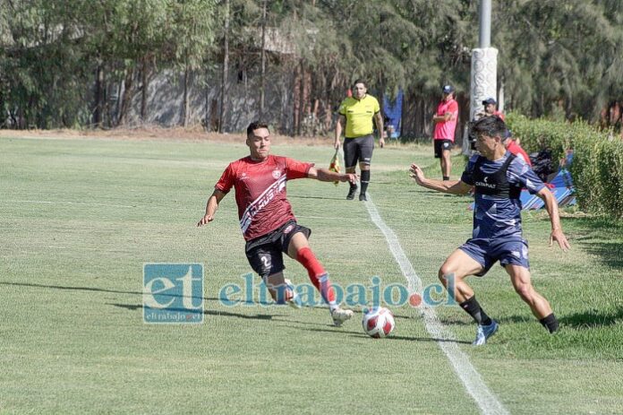 El defensor Ítalo Müller imprime mucha potencia en intensidad en la marca de un atacante recoletano.