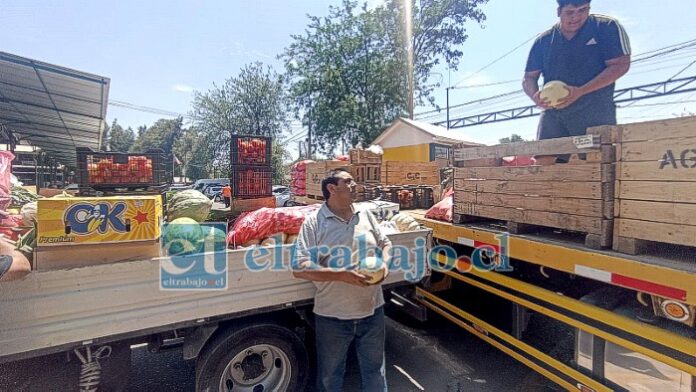 Luis Lara (abajo), presidente de la Feria Mayorista Afema de San Felipe.