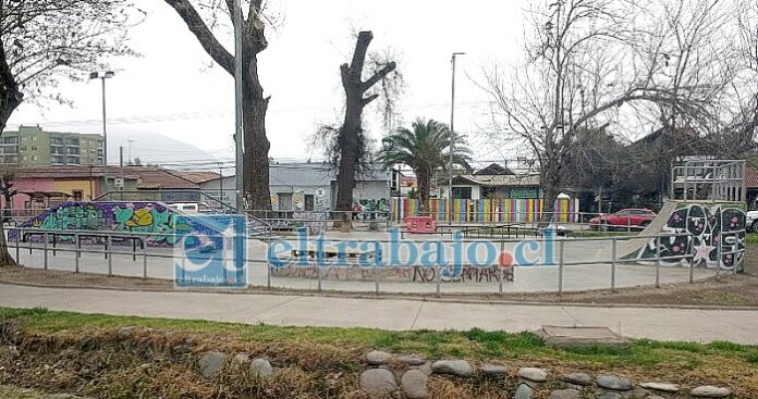 Después de dos postulaciones fallidas, este año comenzará la reconstrucción del skatepark junto al mejoramiento del espacio público en el bandejón de la alameda Yungay, frente al terminal de buses.