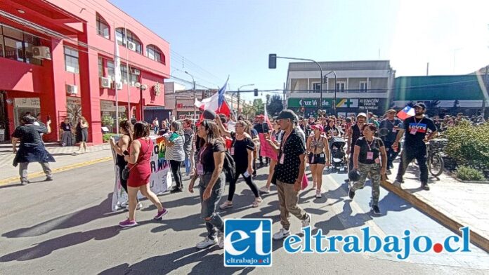 Este lunes el comité LGBT Aconcagua se manifestó por una solución habitacional.