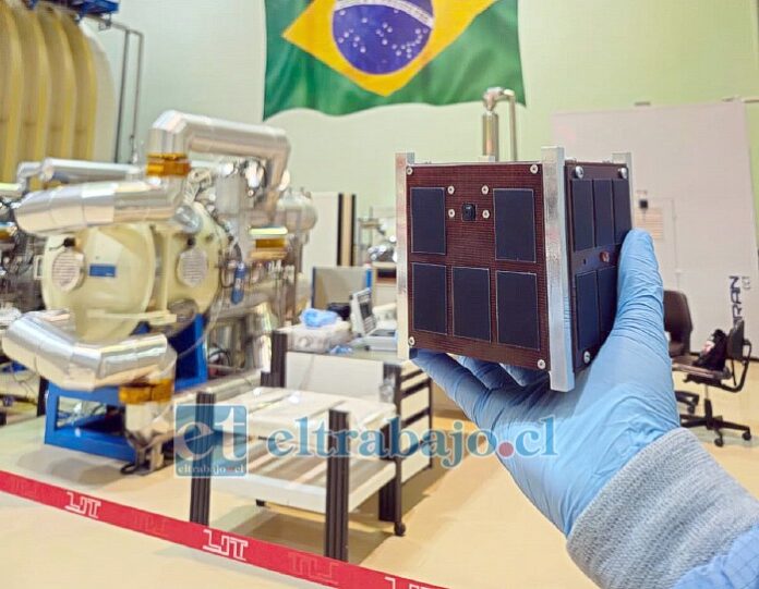 El nanosatélite 10 x 10 cm que obtuvo el primer lugar de la competencia.