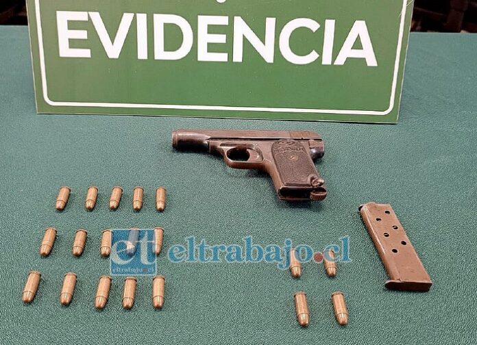 El hombre se paseaba por el centro de San Felipe con una pistola cargada con nueve municiones, además de otras que cargaba en su vestimenta.