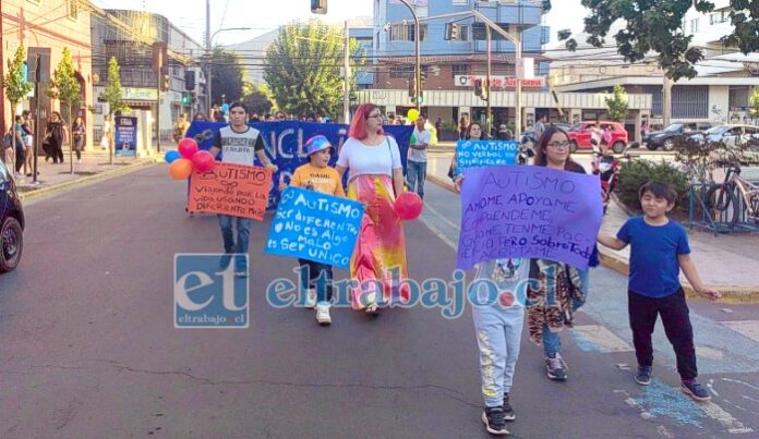 En la convocatoria participaron alrededor de 30 personas de la comunidad autista.