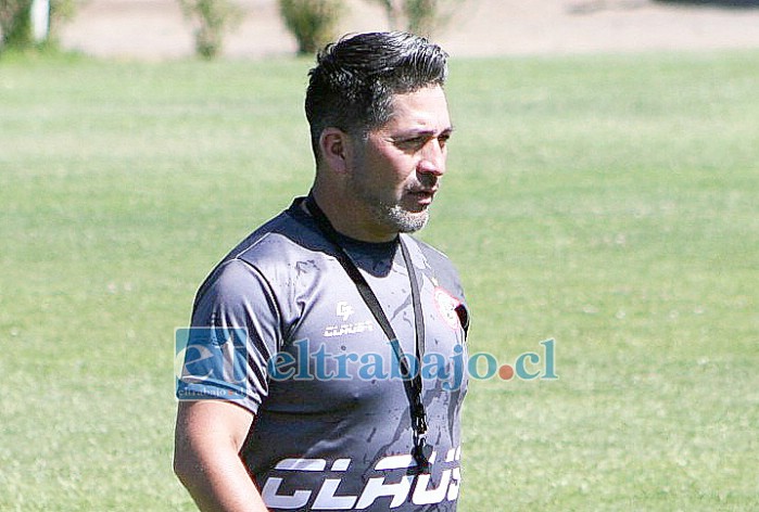 El técnico Jonathan Orellana fue desvinculado de Unión San Felipe.