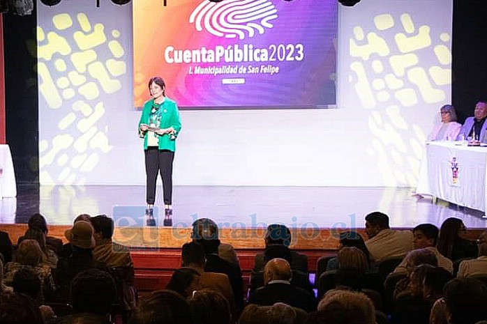 Alcaldesa Carmen Castillo realizó su cuenta pública. 