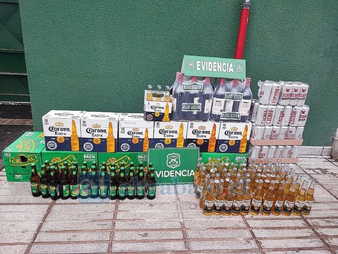 Carabineros incautó una gran cantidad de bebidas alcohólicas que se comercializaban de manera ilegal en la Toma.