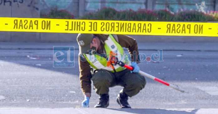 Personal de la SIAT realiza las indagaciones del accidente de tránsito.