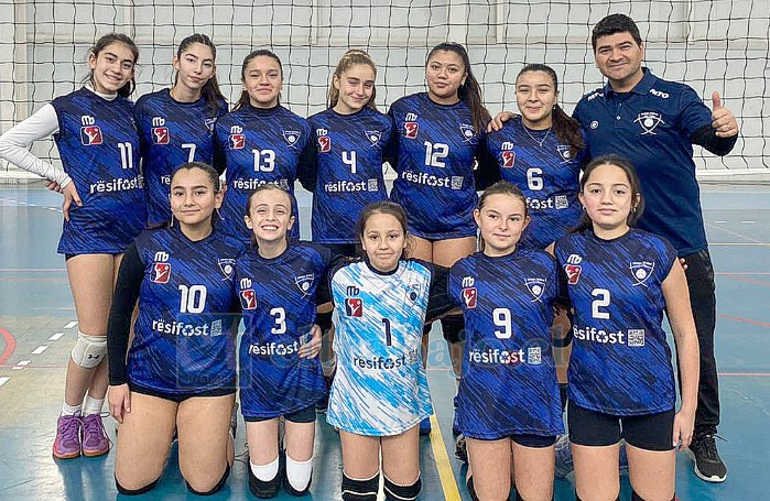 El equipo de damas que obtuvo el segundo lugar U-13 de la primera fecha en Curicó.