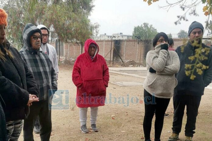 Vecinos presentes durante la reunión.