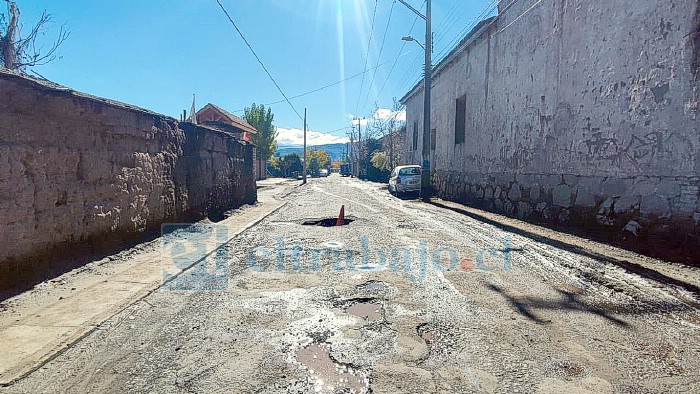En pésimas condiciones se encuentra calle El Convento del sector de Almendral Bajo en San Felipe.