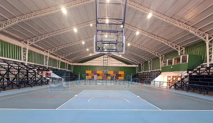 Este jueves se reinaugura el gimnasio del Liceo Roberto Humeres.